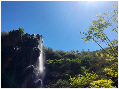 三等獎：《白虹》