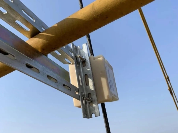 国产国产AV蜜桃精品一二三区斷裂造成85噸吊車被壓扁，引發安全思考